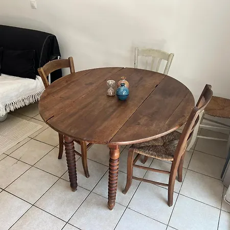 Avec Grand Balcon, Piscine Et Parking Appartement