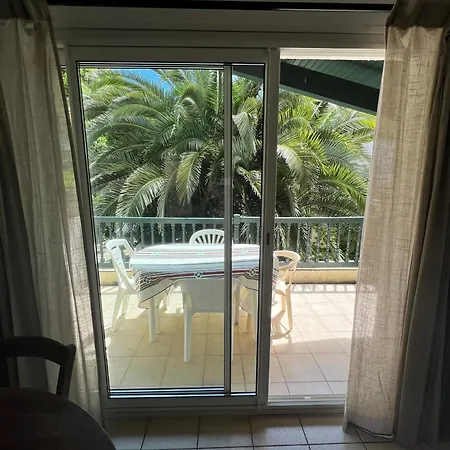 Апартаменты Avec Grand Balcon, Piscine Et Parking