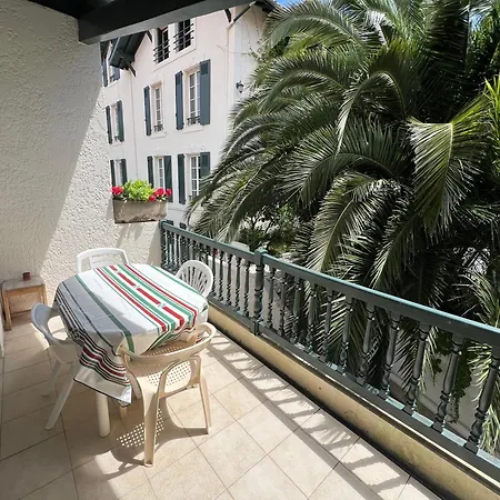 Avec Grand Balcon, Piscine Et Parking Apartment *