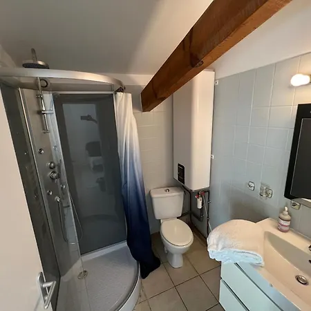 Apartment Avec Grand Balcon, Piscine Et Parking